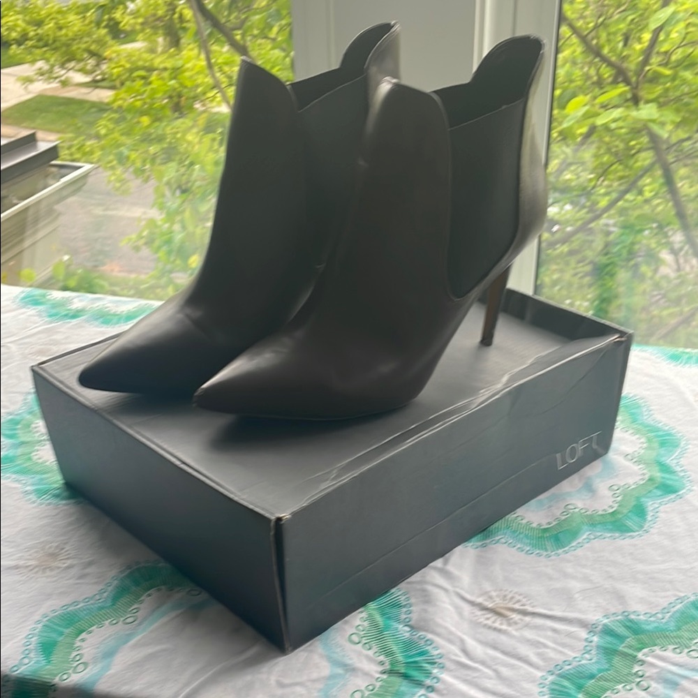 LOFT Brown Ankle Boots Sleek Minimalist Design